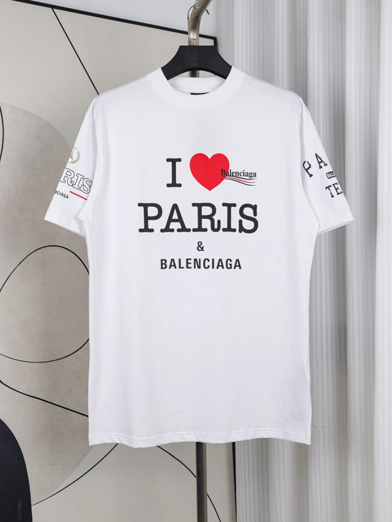 Heart Graffiti Logo Print T-Shirt