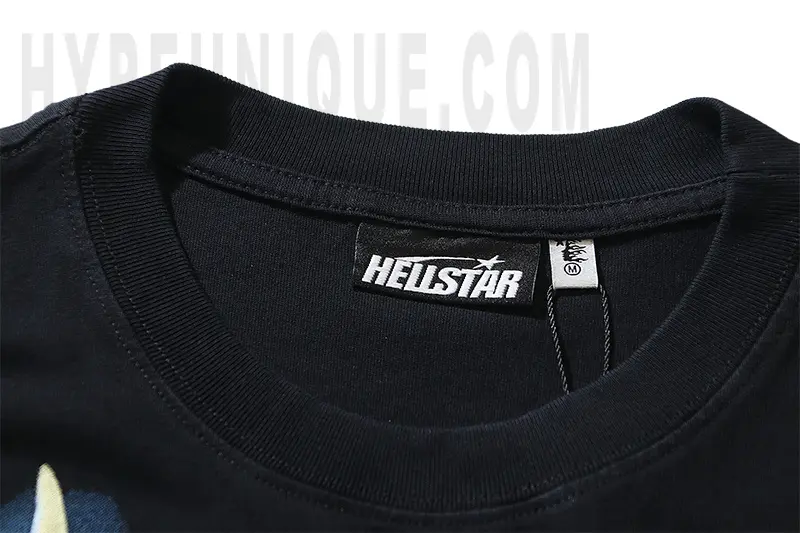 Close-up of the collar detail