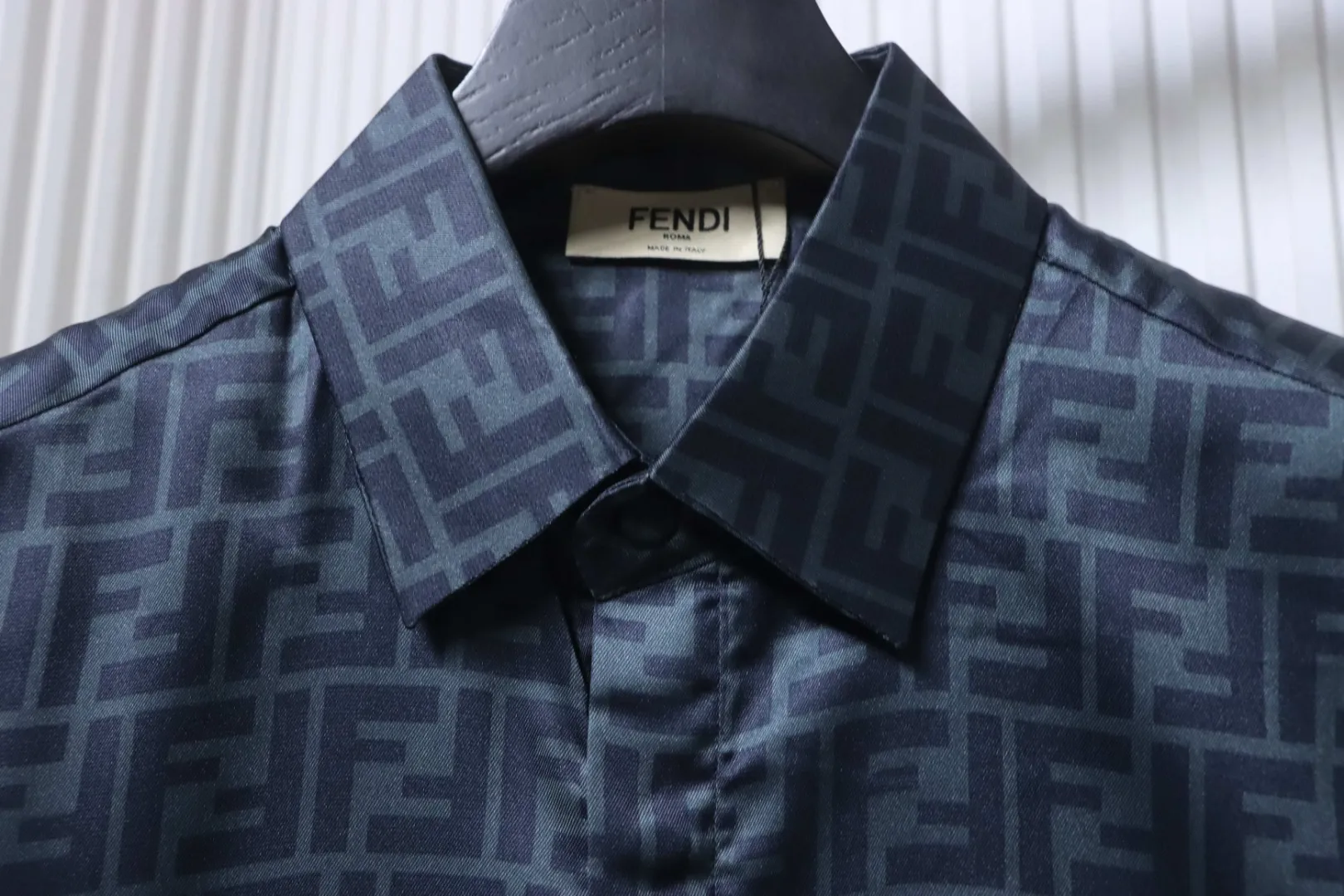 Collar Detail