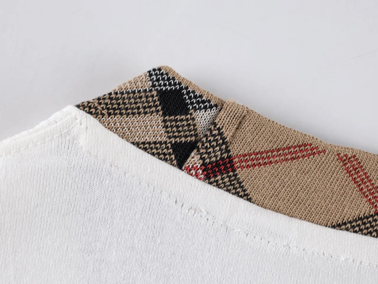 Neckline Chekered Design