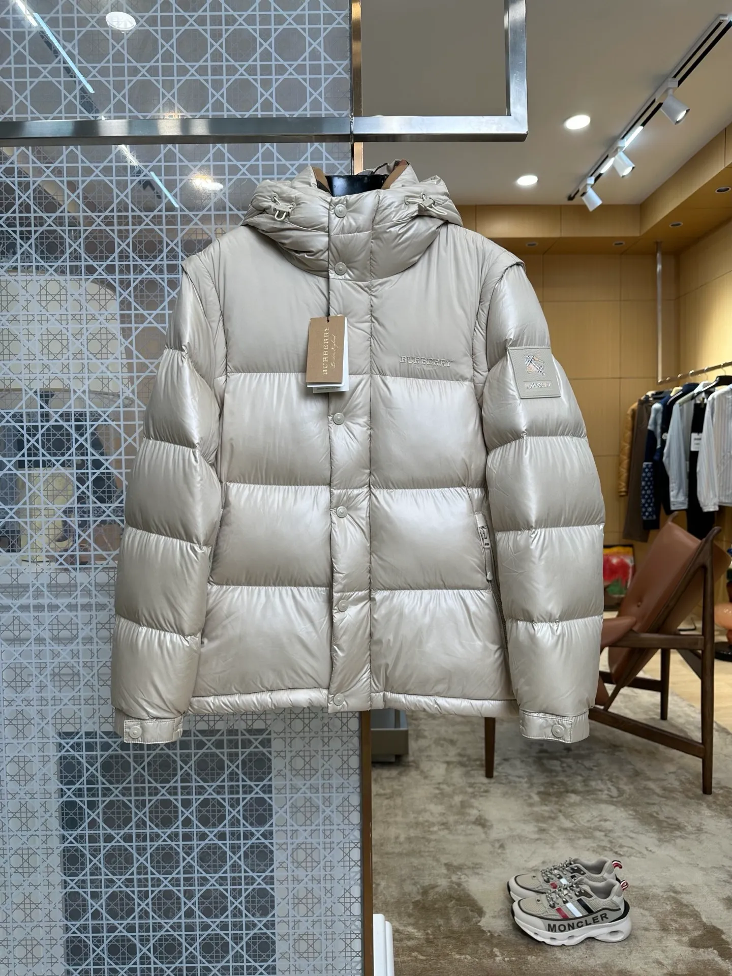 BBR 2-in-1 Detachable Sleeve Hooded Down Jacket