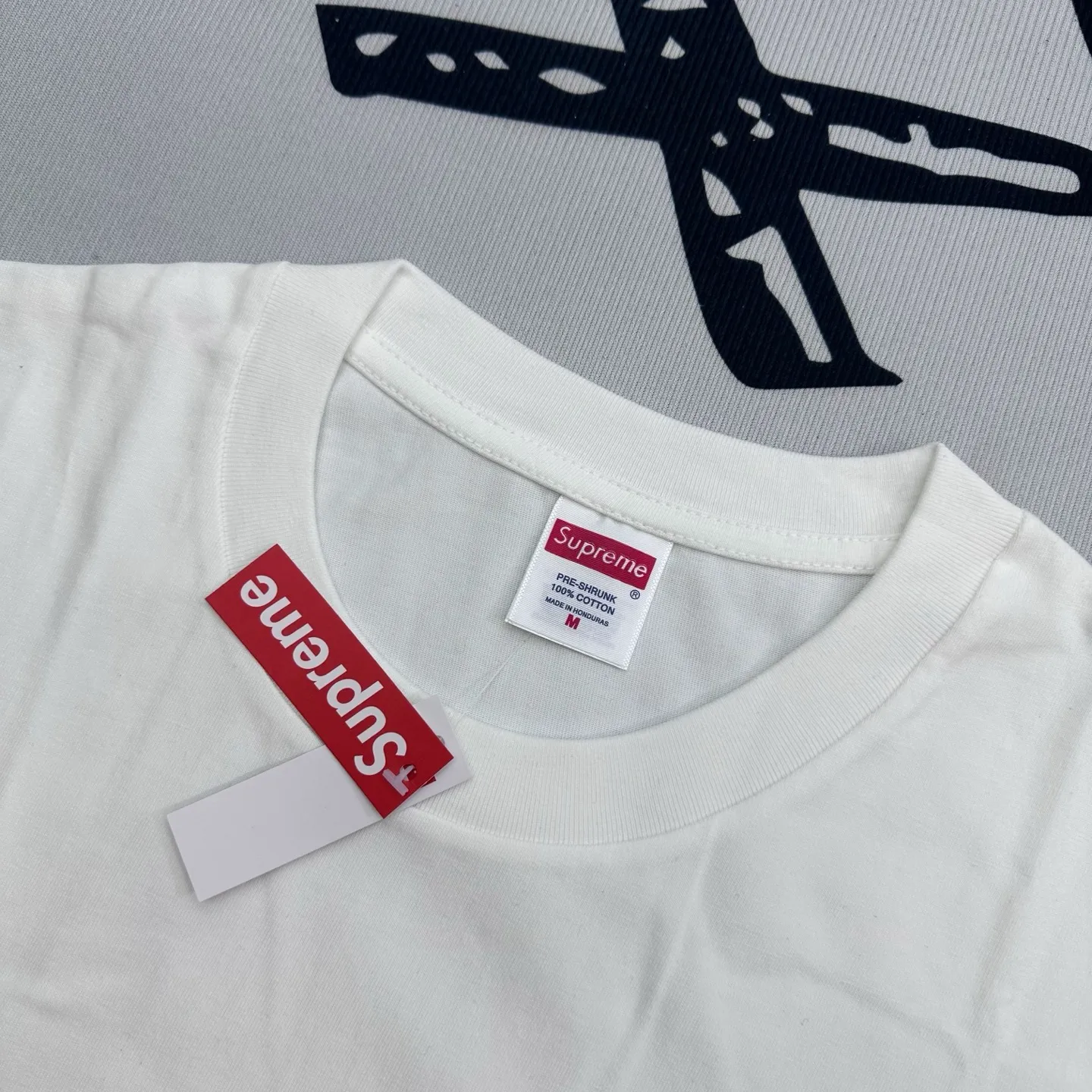 Neckline