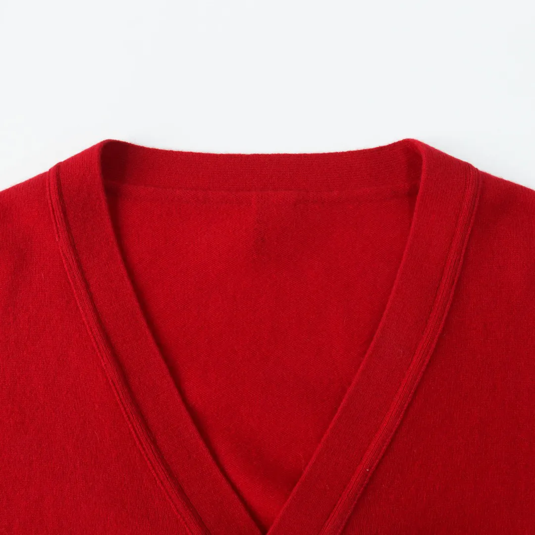 V-Neck Details