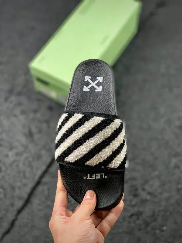 OFF-WHITE FLYKNIT STRIPE SLIDES