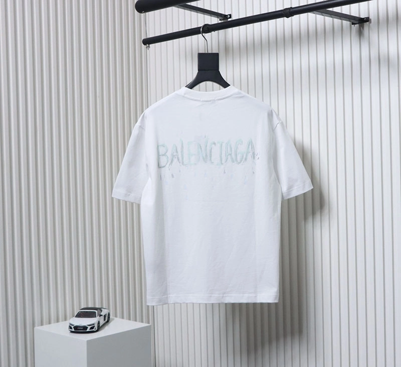 Hand-Painted Letter Print T-Shirt