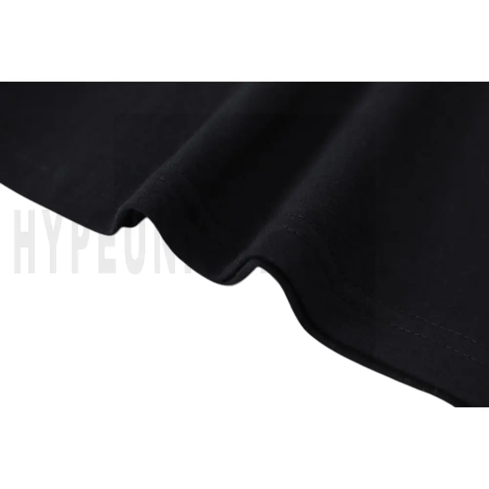 Expertly tailored from anti-crease luxury cotton