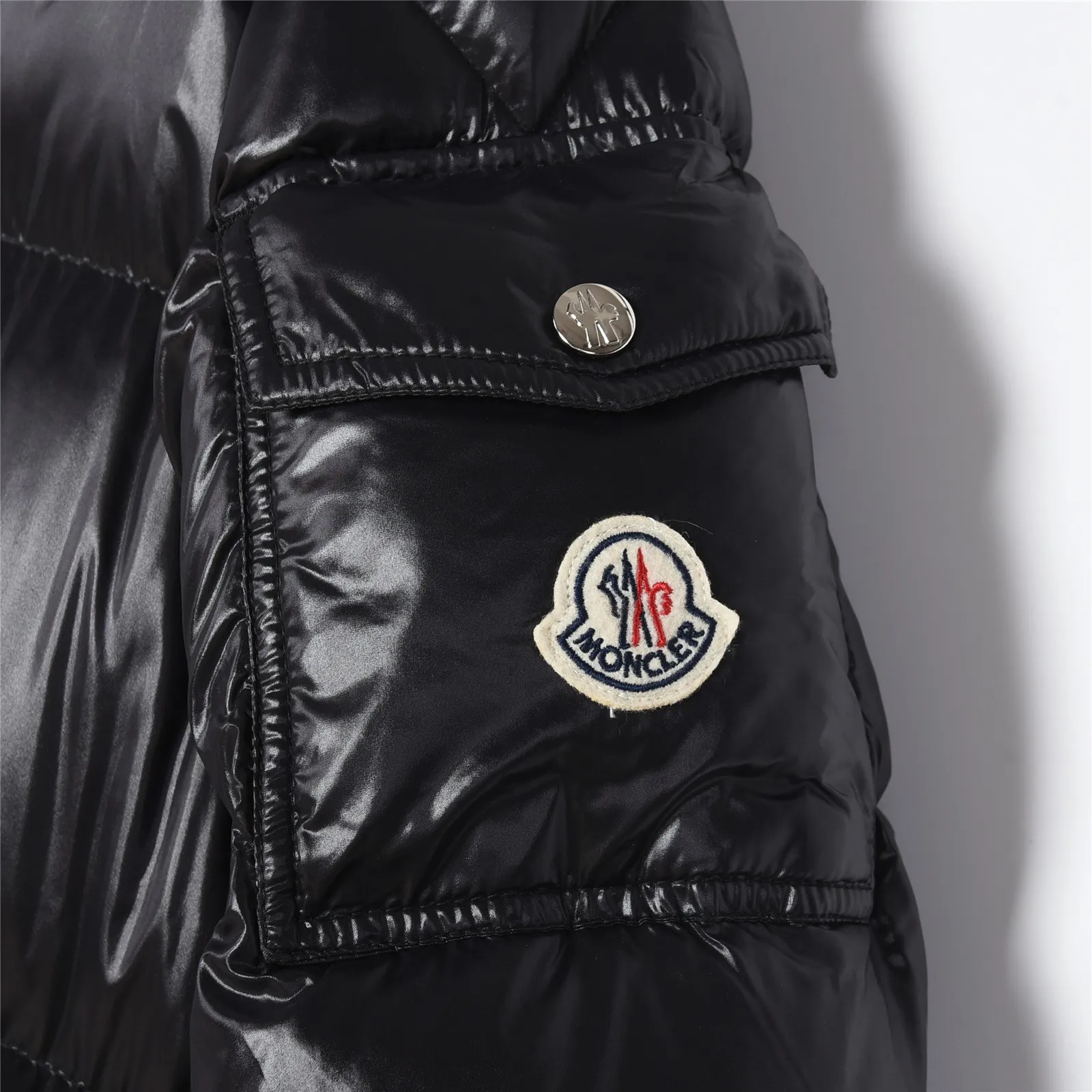 Pocket Details with Logo