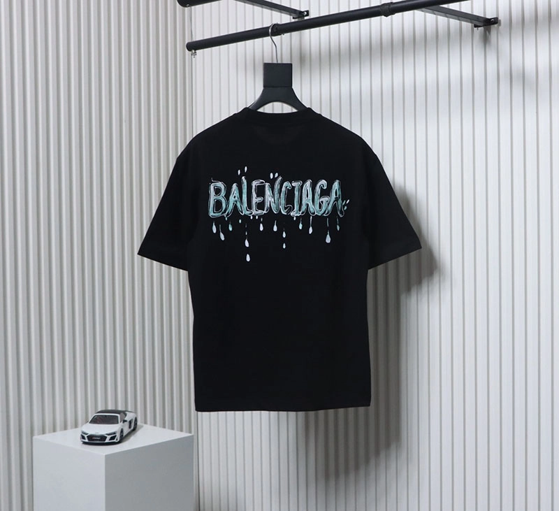Hand-Painted Letter Print T-Shirt