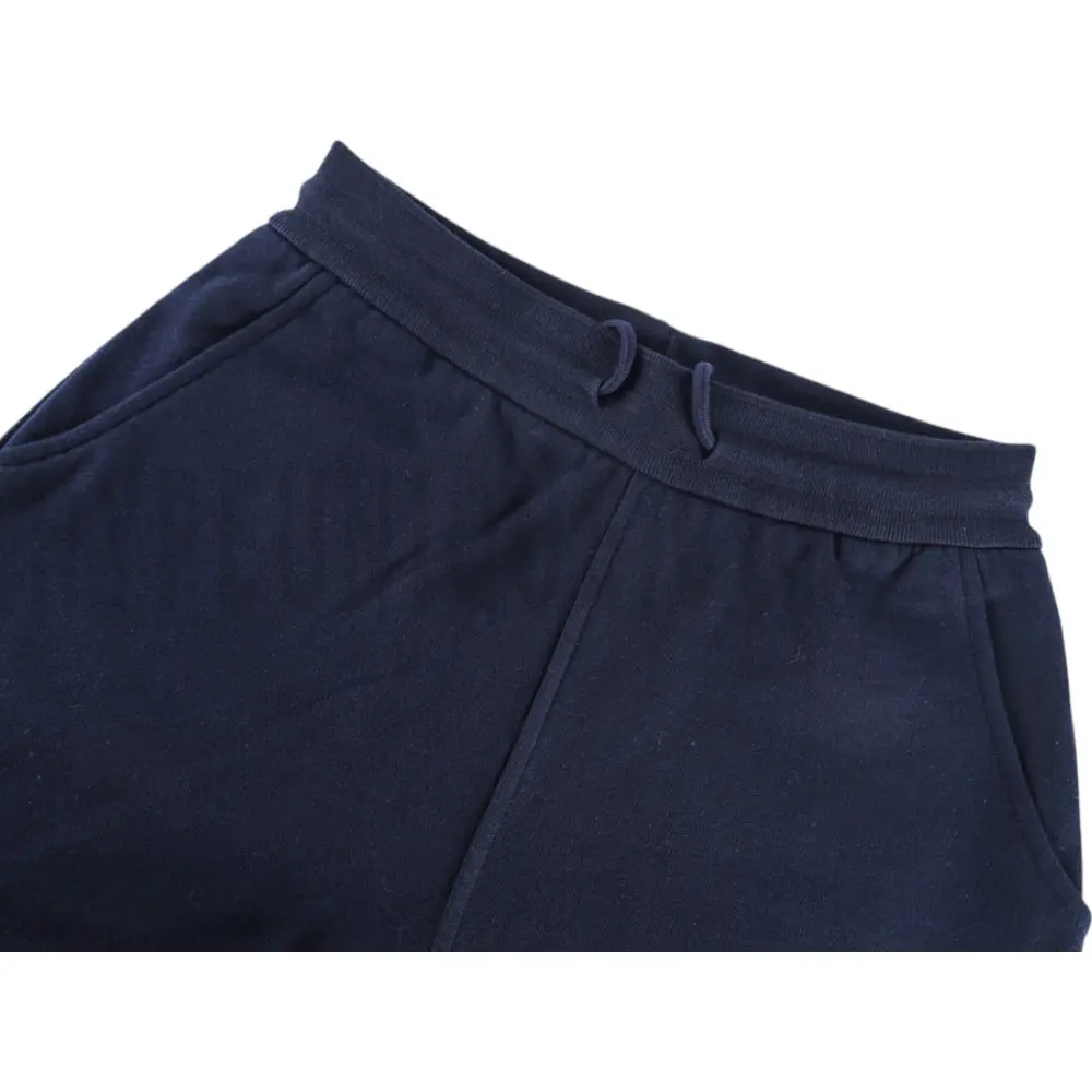 Elastic waistband detail image of the pants