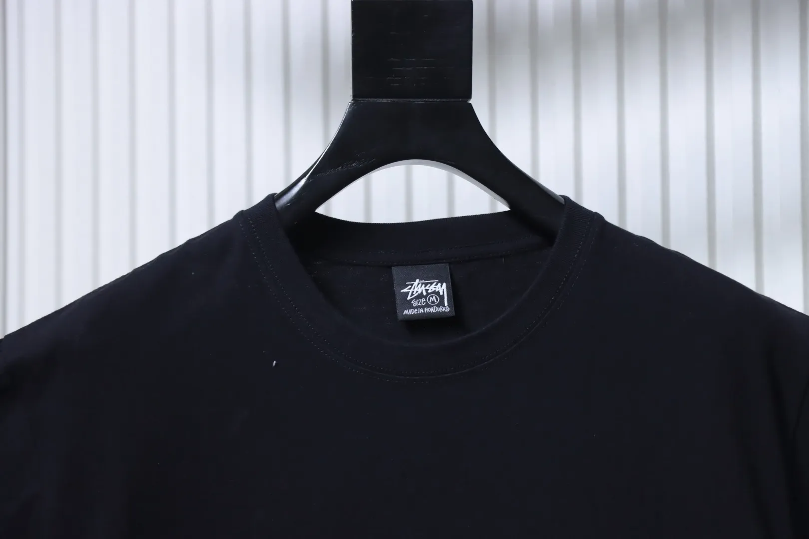 Neckline
