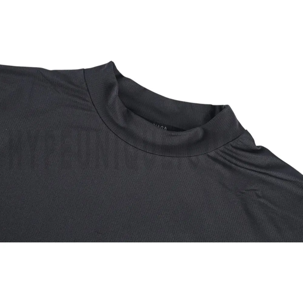 Round neckline