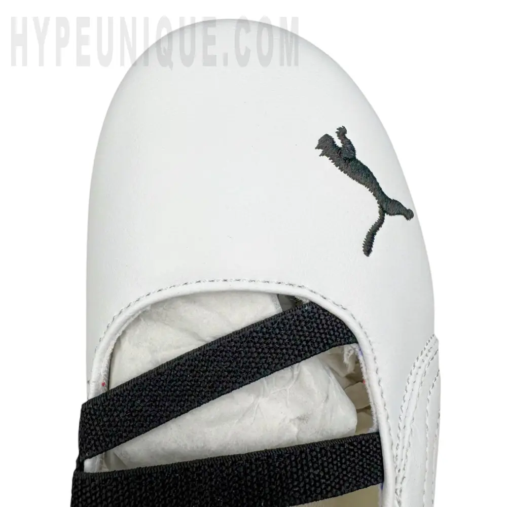 The right foot pair