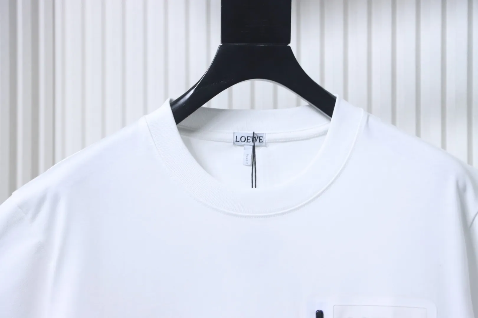 Neckline
