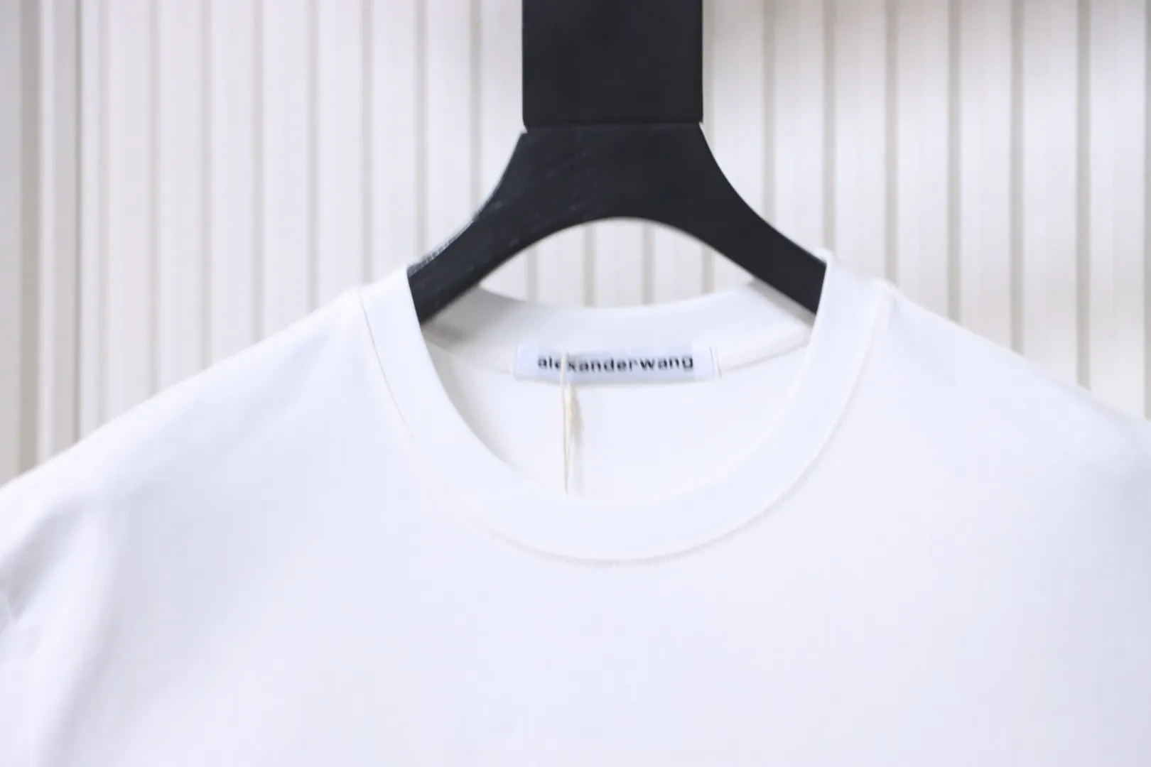 Neckline