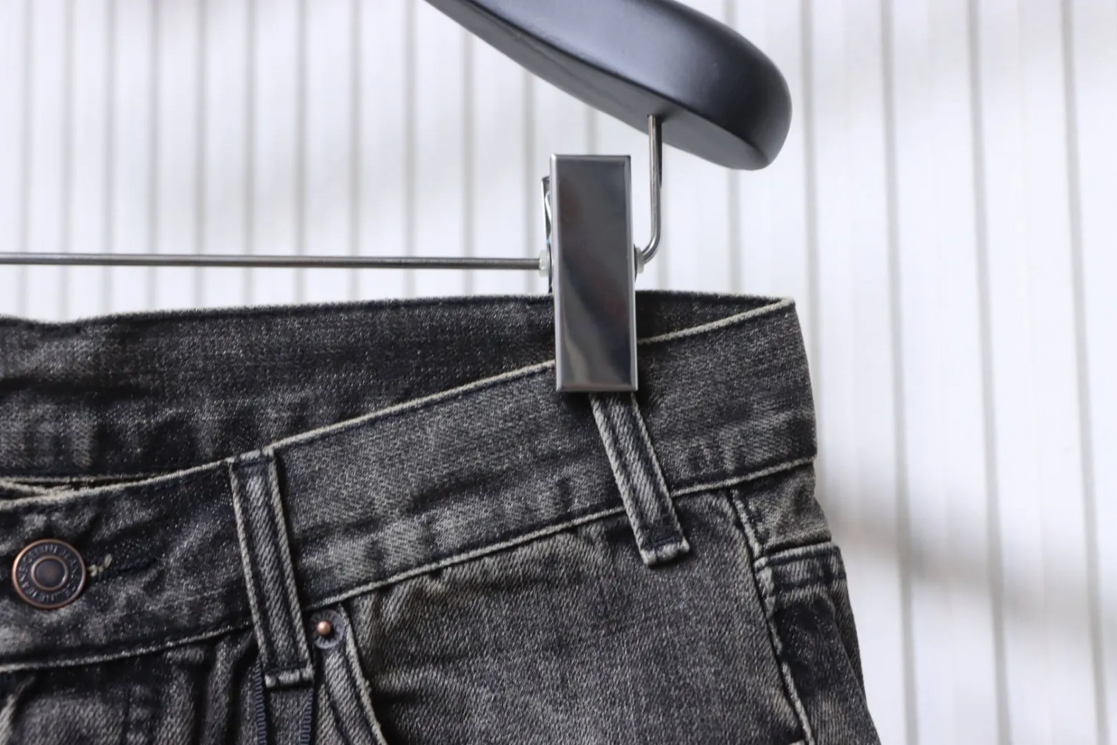 Half View Waistline