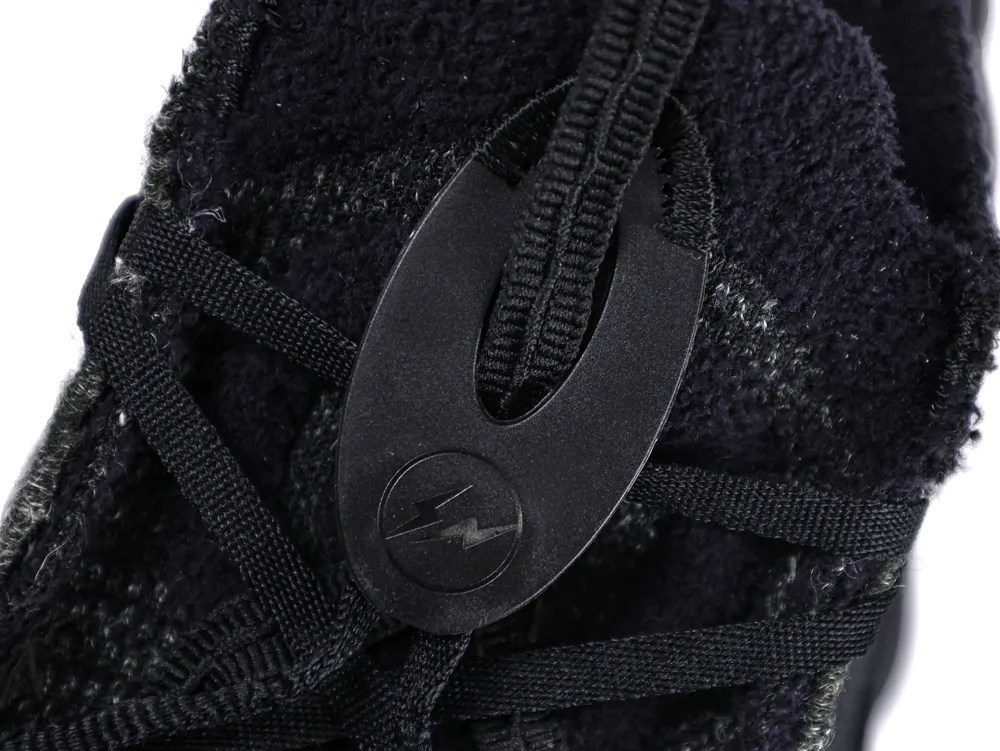 Fragment Design x Mind 002 Flyknit Black Shoelace Design Detail