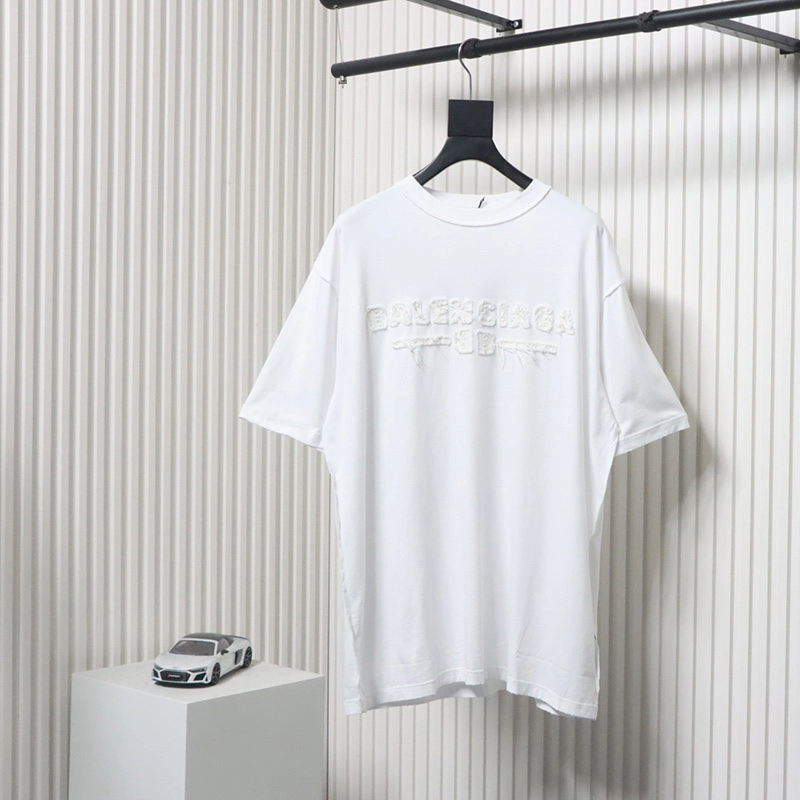 Patch Letter Reverse Stitch Hole T-Shirt