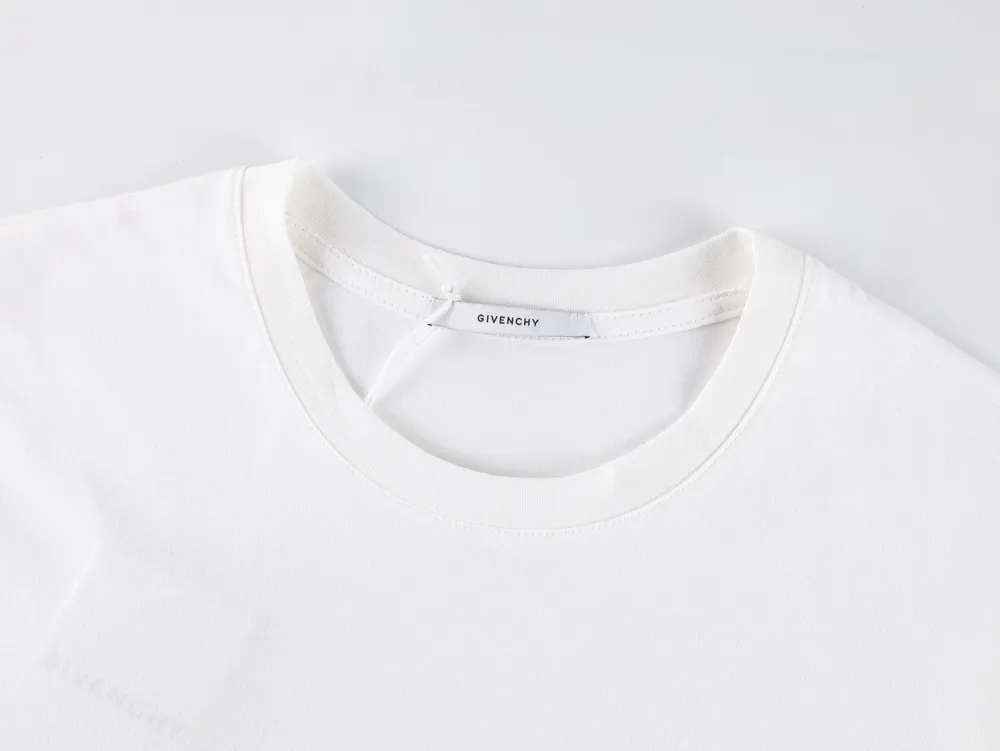 Neckline