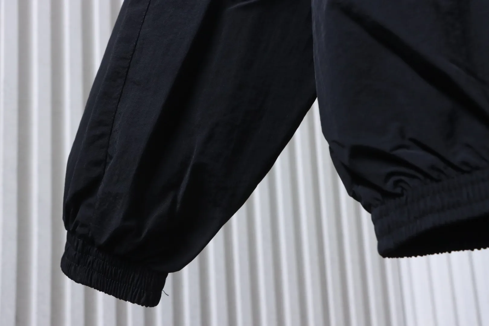 Long Sleeve Detail