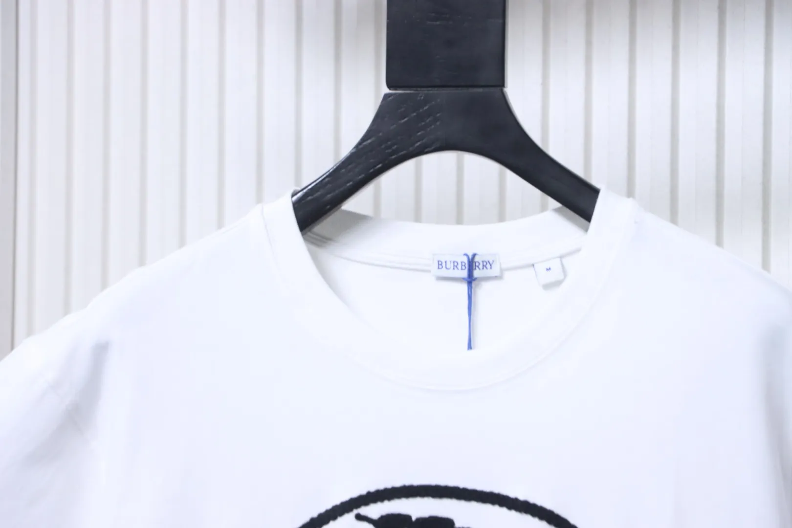 Neckline