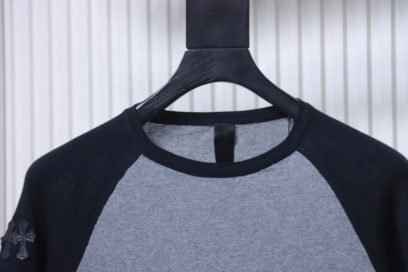 Neckline