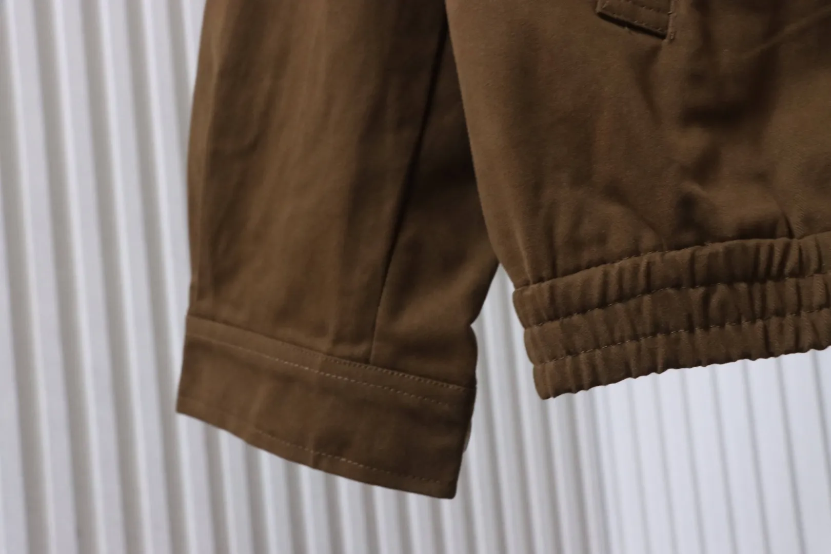 L,ong Sleeve Detail