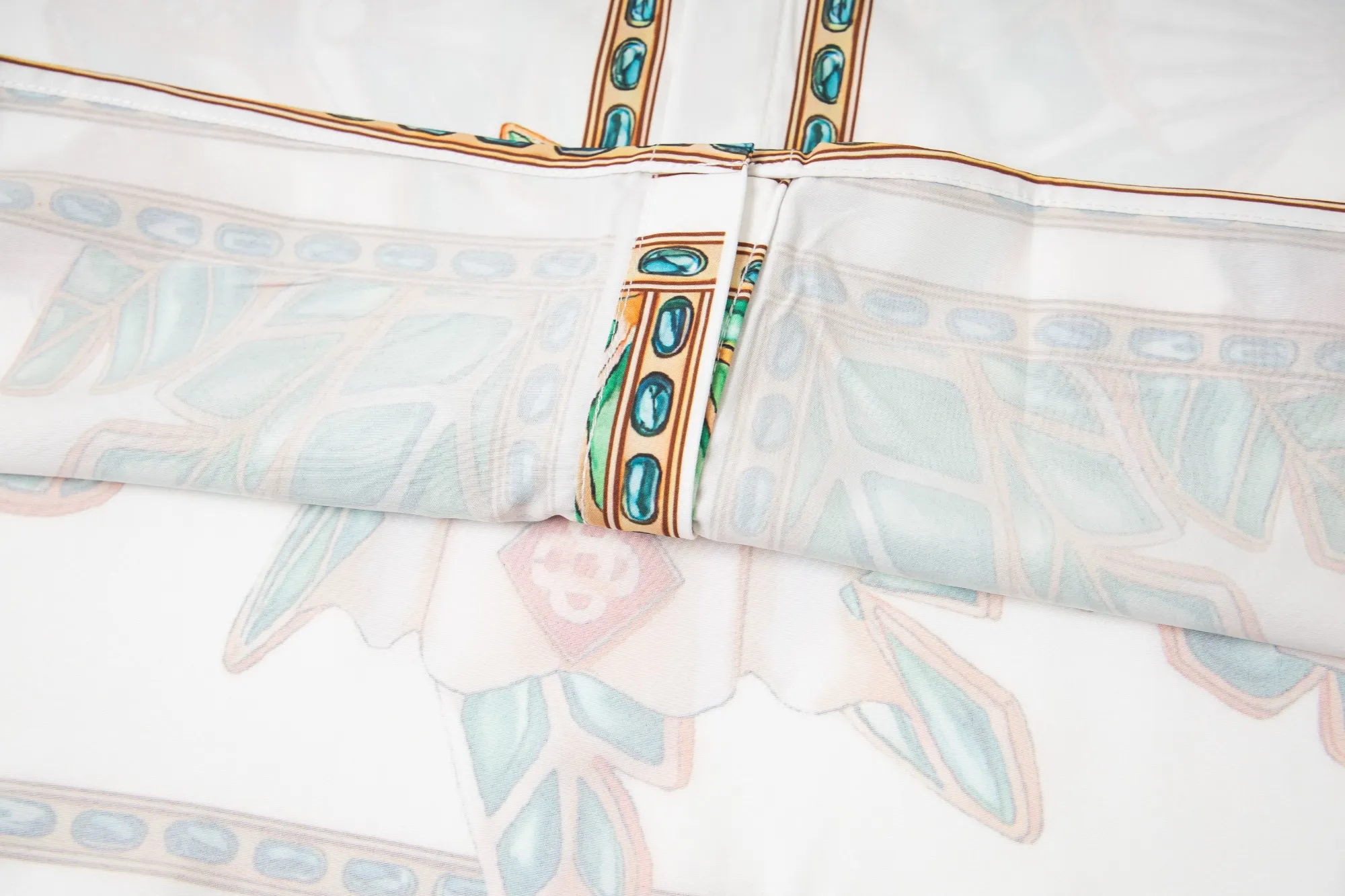 Bottom Hem Details