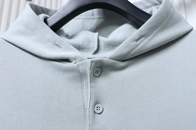 Neckline